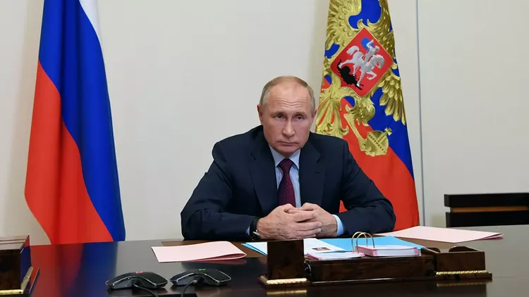 Путин продлил ответные санкции против Запада