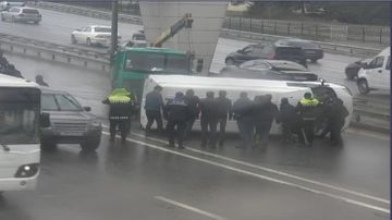 БТА: На ведущей в аэропорт дороге произошло два ДТП, возникли заторы