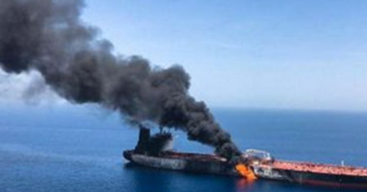 Нефтяной танкер подорвался на мине на границе Саудовской Аравии и Йемена
