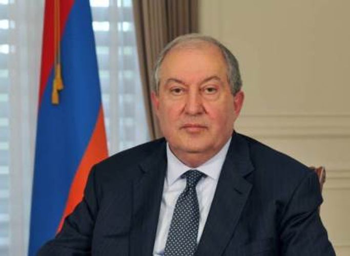 Президент Армении отправился в Москву 