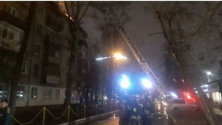 Из-за пожара в двух жилых домах в Химках эвакуировали 100 человек