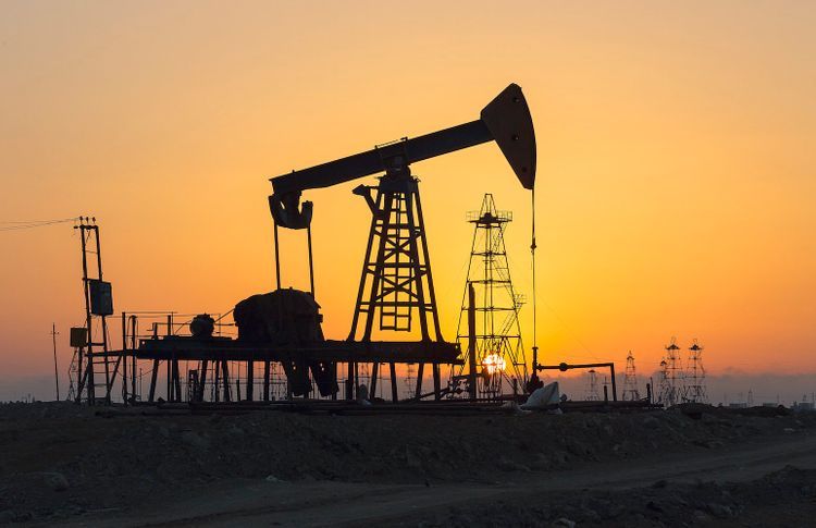 Средняя цена азербайджанской нефти в сентябре была выше 42 долларов 