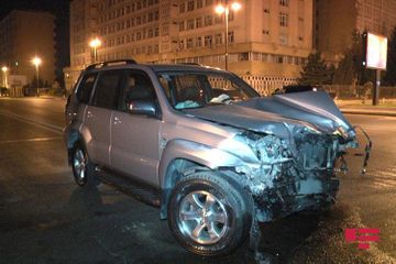 В результате ДТП в Баку пострадали 4 человека - ФОТО