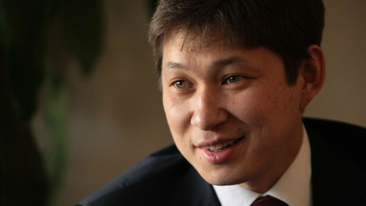 Протестующие в Бишкеке освободили из колонии экс-премьера Кыргызстана