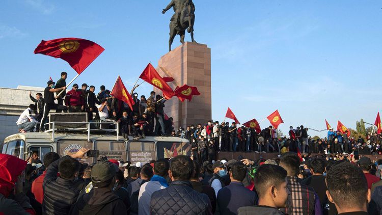 В Бишкеке вводится комендантский час