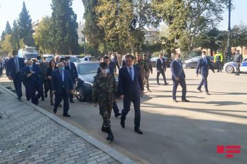 Кямаледдин Гейдаров осмотрел гражданские объекты, разрушенные в результате армянской провокации в Гяндже