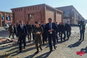 Кямаледдин Гейдаров осмотрел гражданские объекты, разрушенные в результате армянской провокации в Гяндже