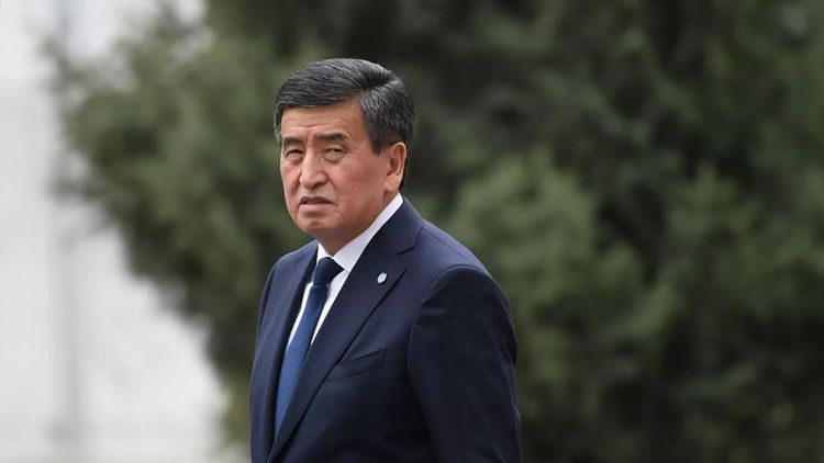 Президент Кыргызстана ушел в отставку