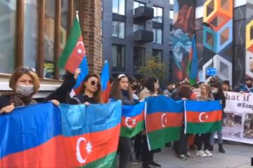 Проживающие в Великобритании азербайджанцы провели акцию протеста перед зданием Amnesty International - ФОТО - ОБНОВЛЕНО