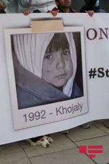 Проживающие в Великобритании азербайджанцы провели акцию протеста перед зданием Amnesty International - ФОТО - ОБНОВЛЕНО