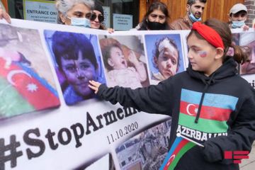 Проживающие в Великобритании азербайджанцы провели акцию протеста перед зданием Amnesty International - ФОТО - ОБНОВЛЕНО
