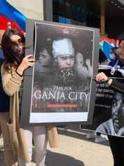 Перед зданием штаб-квартиры ООН прошла акция протеста против террора в Гяндже