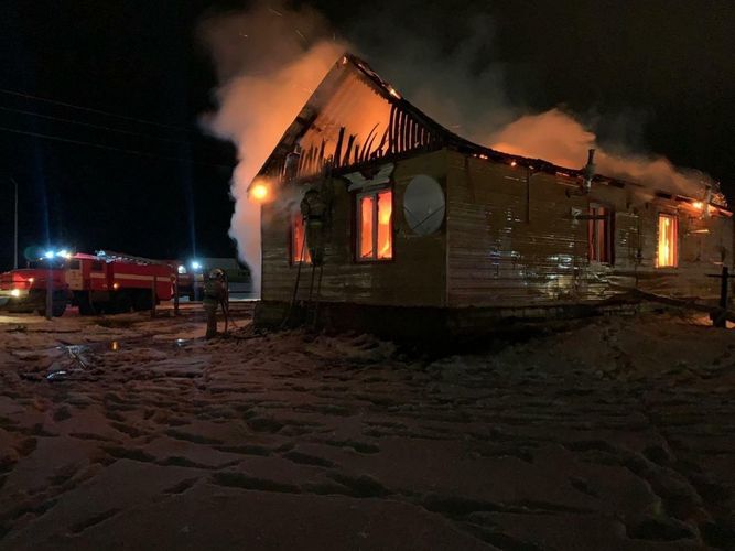 В России женщина и четверо детей погибли при пожаре в частном доме