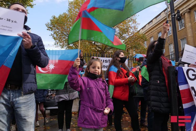 В Лондоне проведена акция под девизом «Прекратить армянскую агрессию» – ВИДЕО