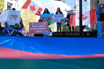 В Канаде проведена акция в знак протеста против совершенных в Гяндже терактов