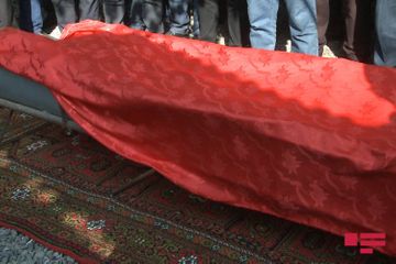 Похоронены мирные жители, погибшие в результате обстрела армянами Барды - ФОТО