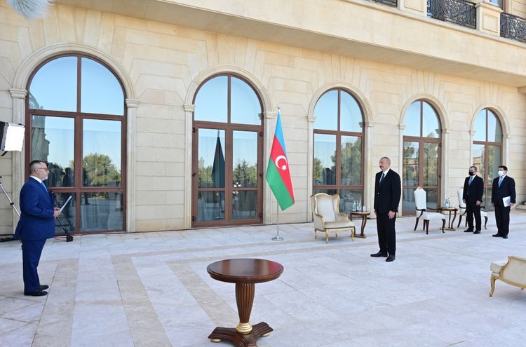 Президент  Ильхам Алиев принял верительные грамоты нового посла Греции в Азербайджане - ОБНОВЛЕНО