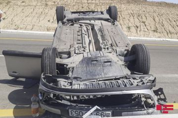 В Гобустане столкнулись два автомобиля, есть пострадавшие 