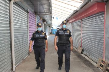 Закрытый из-за коронавируса Шекинский рынок взят под полицейский контроль – ФОТО