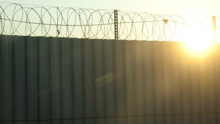 В Дагестане шестеро заключенных сбежали из колонии, сделав подкоп