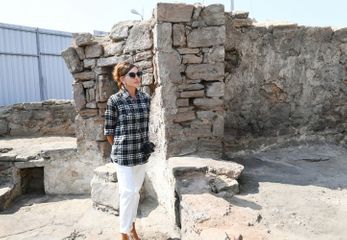 Президент Ильхам Алиев и первая леди Мехрибан Алиева ознакомились с работами по благоустройству в поселке Балаханы - ОБНОВЛЕНО