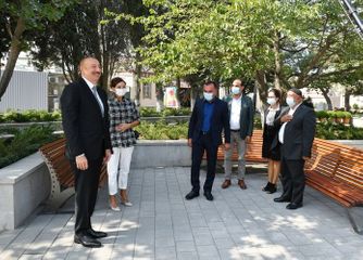 Президент Ильхам Алиев и первая леди Мехрибан Алиева ознакомились с работами по благоустройству в поселке Балаханы - ОБНОВЛЕНО