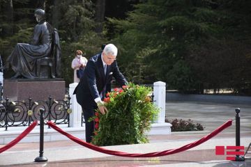 Президент Генассамблеи ООН посетил Аллею Почетного захоронения - ФОТО - ОБНОВЛЕНО