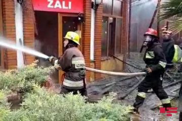 В ресторане в Гяндже произошел пожар - ФОТО