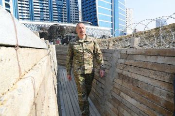Президент Ильхам Алиев принял участие в открытии Парка военных трофеев в Баку - ОБНОВЛЕНО-1