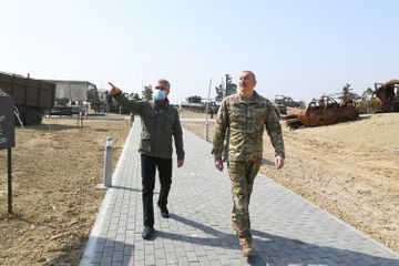 Президент Ильхам Алиев принял участие в открытии Парка военных трофеев в Баку - ОБНОВЛЕНО-1