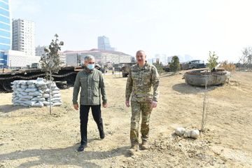 Президент Ильхам Алиев принял участие в открытии Парка военных трофеев в Баку - ОБНОВЛЕНО-1
