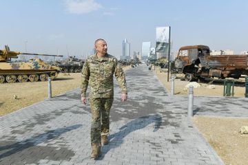 Президент Ильхам Алиев принял участие в открытии Парка военных трофеев в Баку - ОБНОВЛЕНО-1