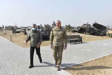 Президент Ильхам Алиев принял участие в открытии Парка военных трофеев в Баку - ОБНОВЛЕНО-1