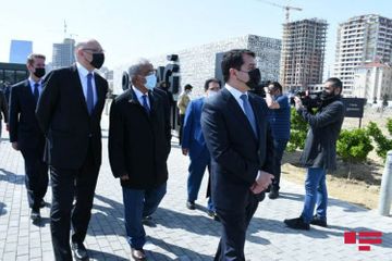 Участники международной конференции ознакомились с Парком военных трофеев в Баку