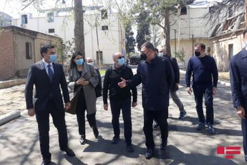 Члены Сената Италии посетили в Гяндже территорию, подвергшуюся обстрелу со стороны Армении 