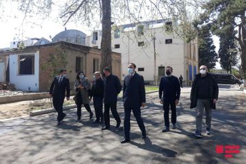 Члены Сената Италии посетили в Гяндже территорию, подвергшуюся обстрелу со стороны Армении 