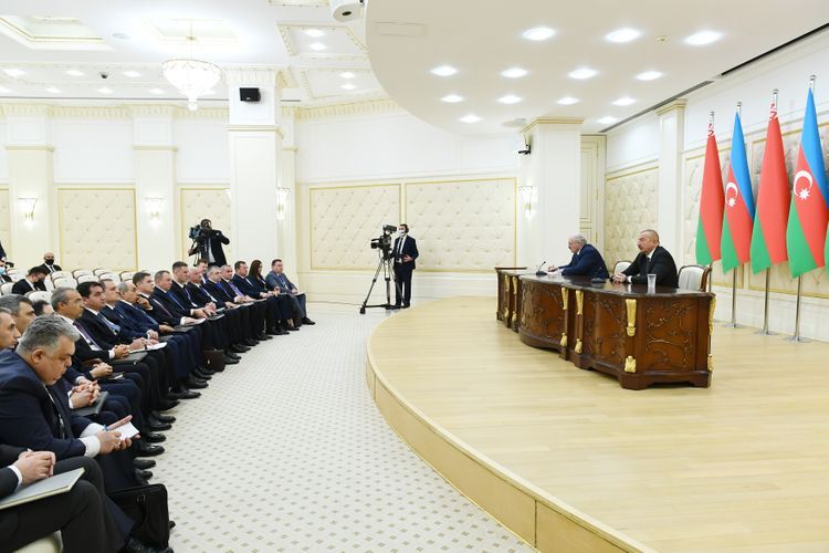 Президент Беларуси: Сведения, что кто-то из азербайджанцев издевается над армянами, я таких примеров не знаю
