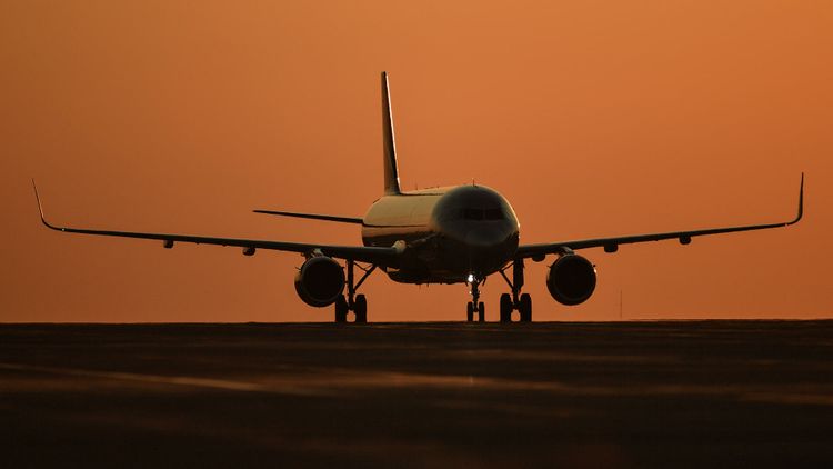 Россия ограничивает авиасообщение с Турцией  