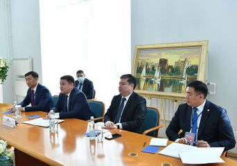 Сахиба Гафарова провела встречу с председателем парламента Кыргызстана 