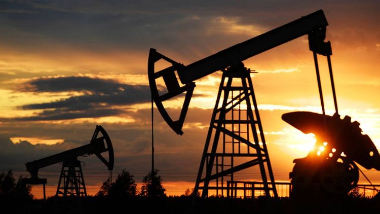 Bloomberg: сокращение запасов нефти может привести к росту ее стоимости до 74 долларов за баррель