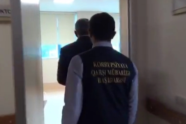 Кадры задержания директора «Ени Клиника» и главврача Зыхской больницы модульного типа - ВИДЕО