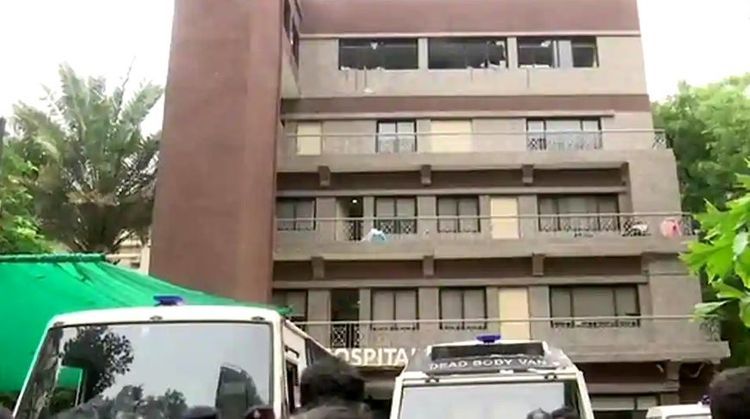 В Индии 13 пациентов погибли при пожаре в больнице для коронавирусных больных