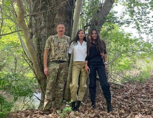 Мехрибан Алиева поделилась видеокадрами из поездки в Джебраильский и Зангиланский районы с президентом Ильхамом Алиевым - ФОТО - ВИДЕО