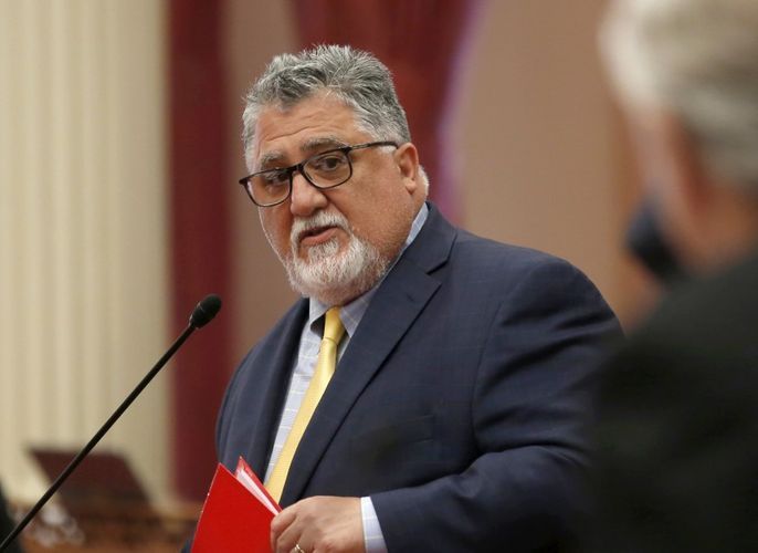Генконсульство призвало сенатора от штата Калифорния извиниться за участие в акции радикально настроенных армян