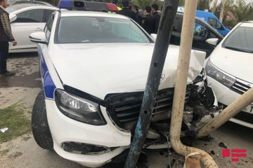 В Абшеронском районе столкнулись три автомобиля, пострадал сотрудник ГДП