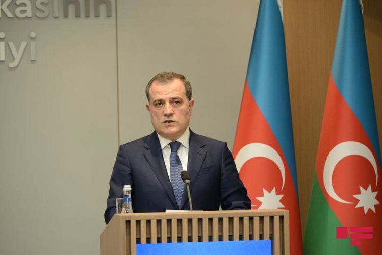 Глава МИД призвал международное сообщество оказать давление на Армению в связи с минными картами