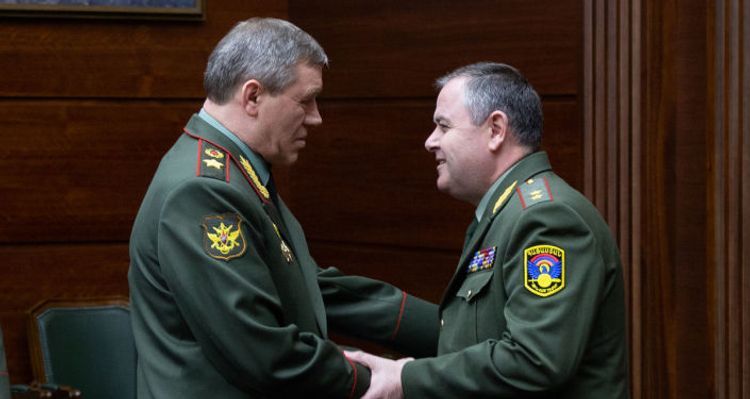 Главы Генштабов РФ и Армении провели встречу в Москве