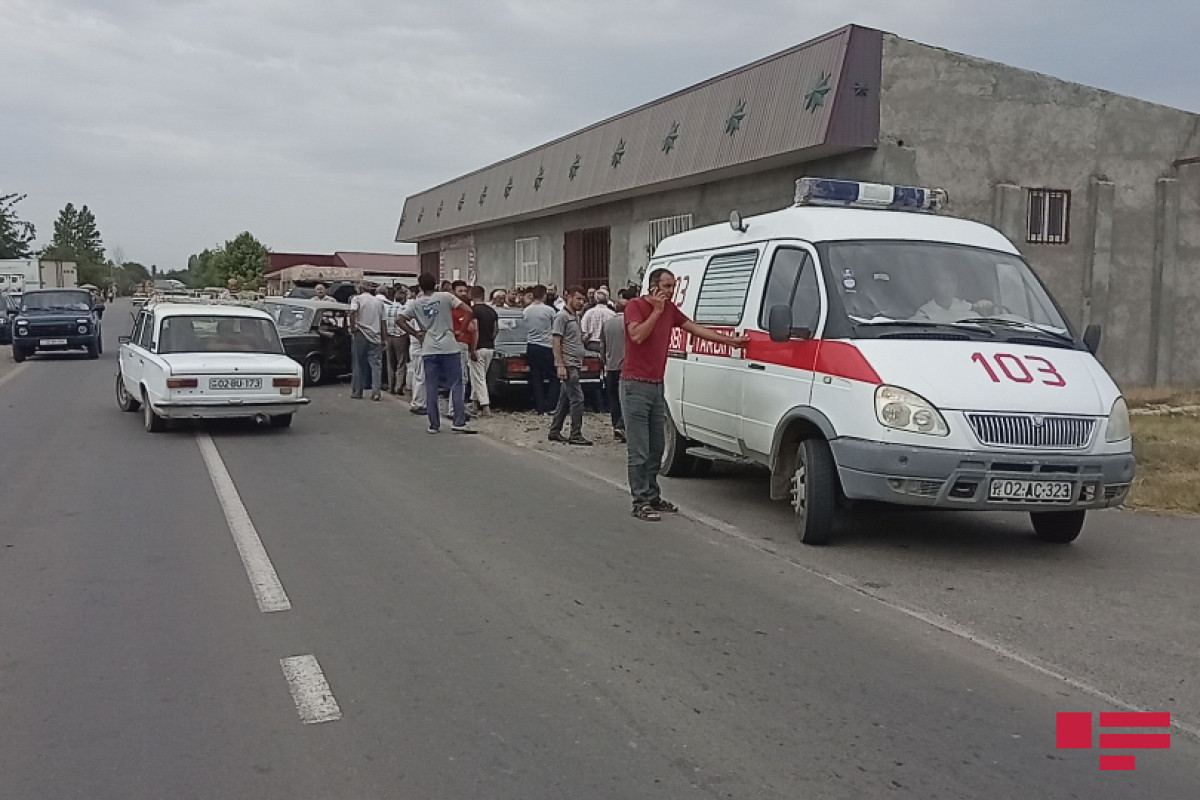 Водитель погиб в результате ДТП в Сальяне