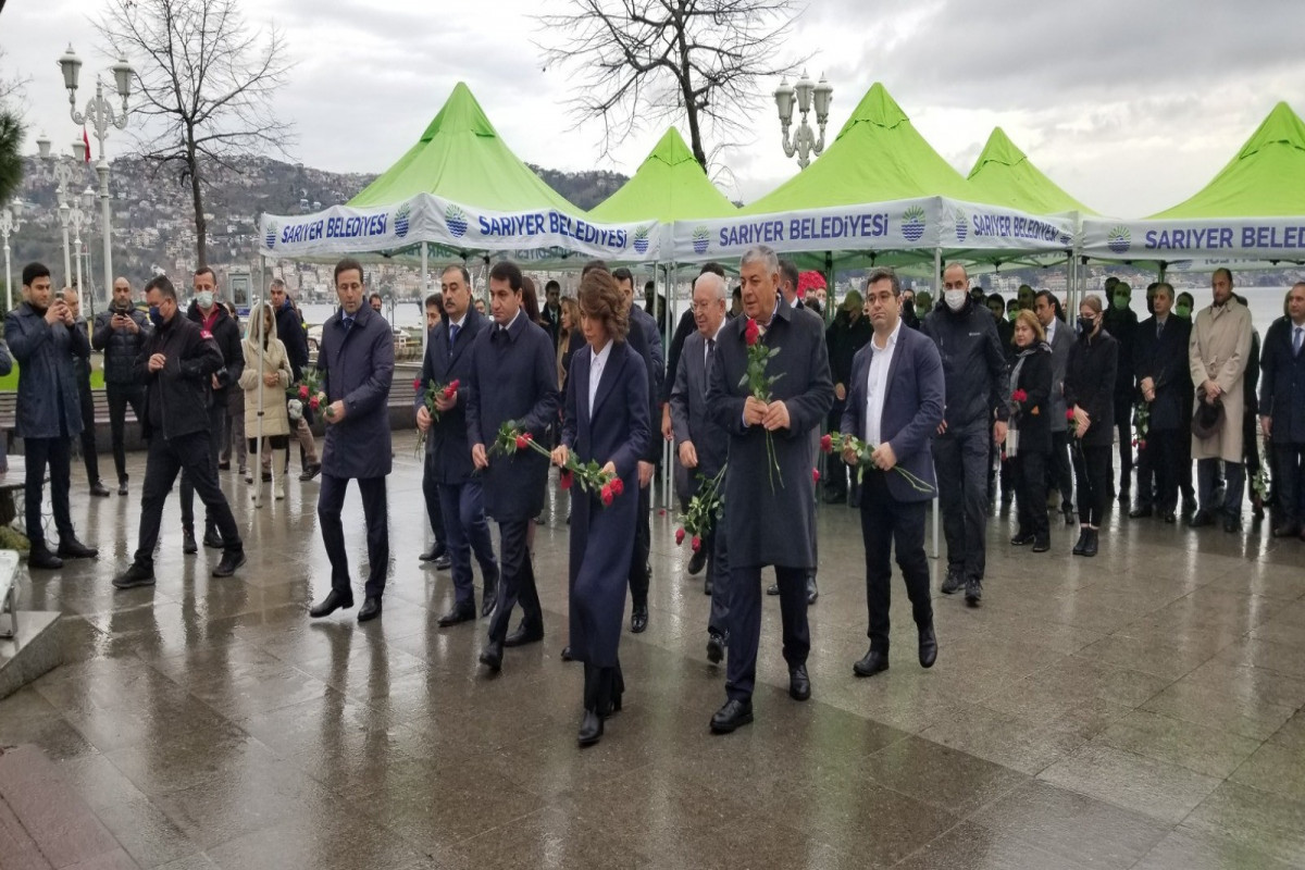 В Стамбуле состоялась церемония, посвященная 18-й годовщине смерти общенационального лидера Азербайджана Гейдара Алиева