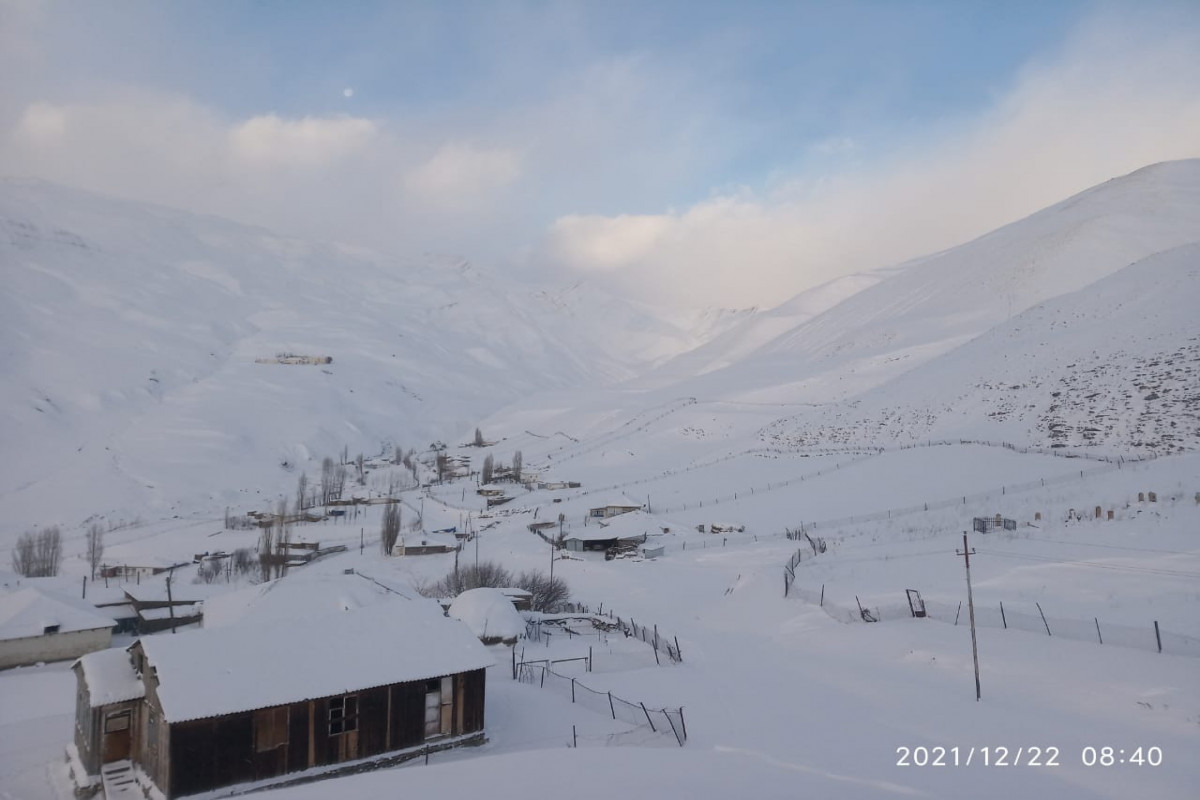 В северном регионе Азербайджана выпал снег